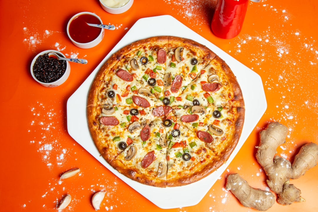 Calorieën in pizza: hoeveel zit er echt in een stuk?